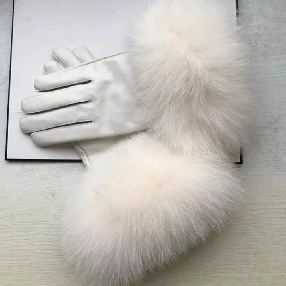 πNWT White Soft Leather Gloves With White Fox Fur and Velvet Lininβ¦ - Picture 1 of 11